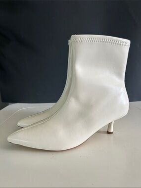 NWT A New Day Lonnie Boot Kitten Heel White Ankle Boot | White Ankle Boot